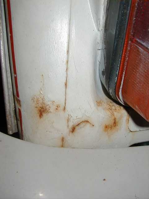 Picture 3 Bad rust what worked its way through from inside