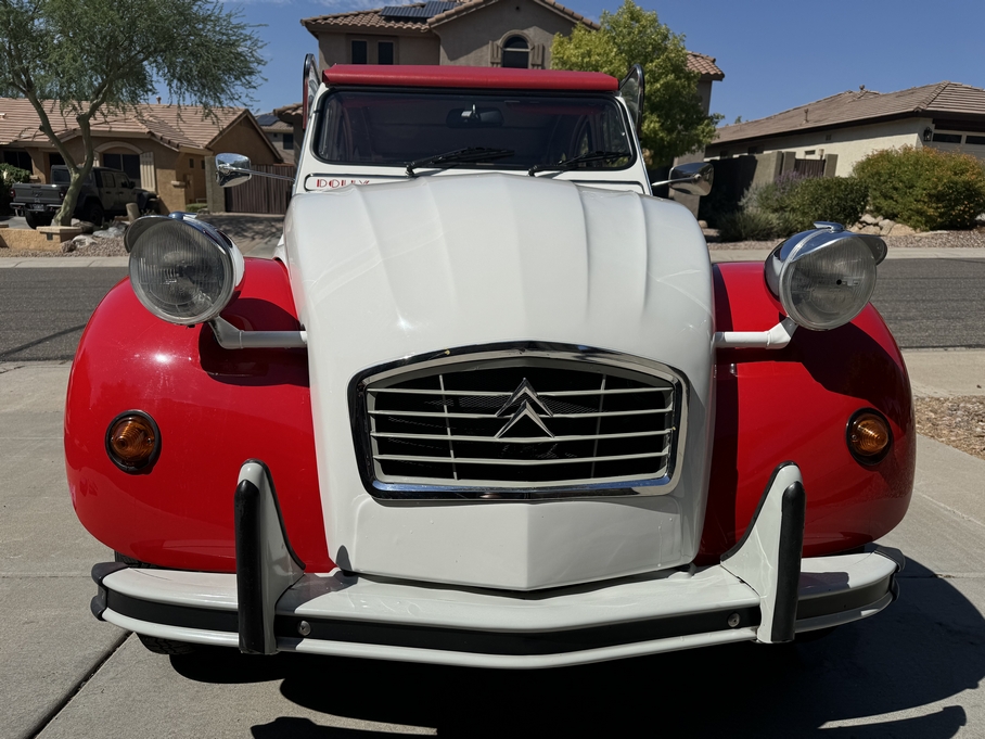 Perfectly restored Red and White 2CV Dolly
